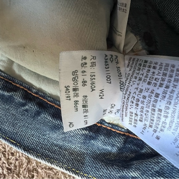 Levi’s Vintage 701 Selvedge Denim - Picture 8 of 10